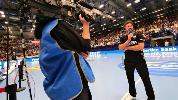 Florian Kehrmann ist stets ein gefragter Interviewpartner. - © Jörg Hagemann