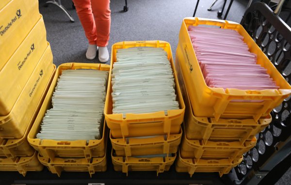Bei der Bundestagswahl 2025 können Bürger ihre Stimme wieder per Briefwahl abgeben. (Symbolbild) - © picture alliance/dpa