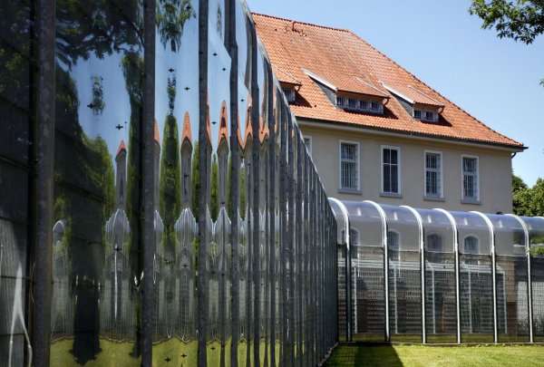 Der 30-Jährige kam um eine Maßregel-Unterbringung in der geschlossenen Psychiatrie in Lippstadt-Eickelborn herum. Er ist wieder auf freiem Fuß. - © BIELEFELD