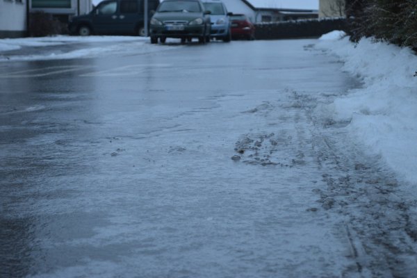 Glatte Straßen sorgen am Morgen in Lippe für ein Verkehrschaos. - © Symbolbild: Pixabay
