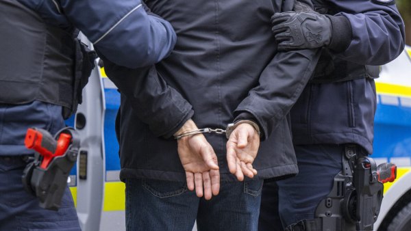 Intensivtäter beschäftigen die Polizei in OWL mit einer Vielzahl an Straftaten – teils sind es Dutzende Delikte innerhalb eines Jahres. - © picture alliance/dpa