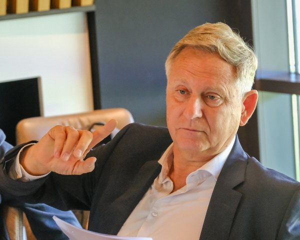 Arminia Bielefelds Aufsichtsratschef Hartmut Ostrowski. - © Andreas Zobe