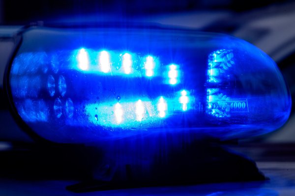 Ein 38-jähriger Mann aus Extertal hat am Dienstagabend erst seine Ehefrau bedroht und dann körperlich attackiert. - © dpa