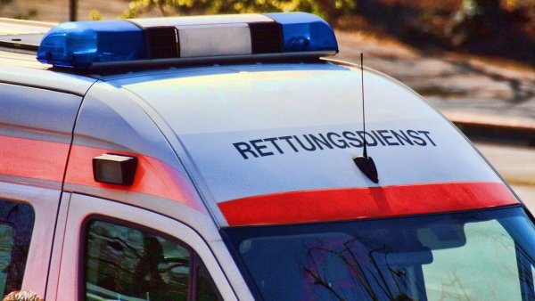 Der Detmolder wurde vom Rettungsdienst ins Klinikum gebracht. - © Symbolbild: Pixabay