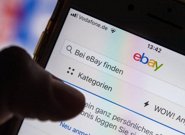 Im November hat der Bundestag eine neue Meldepflicht für Betreiber von digitalen Plattformen beschlossen. - © dpa