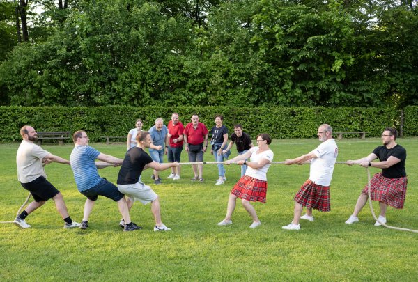 Tauziehen ist eine der Disziplinen der Highland Games im Lüerdisser Waldstadion. Die Organisatoren freuen sich auf bestes Wetter und viele Clans und Besucher zum 20. Jahrestag. - © Nicole Reineke