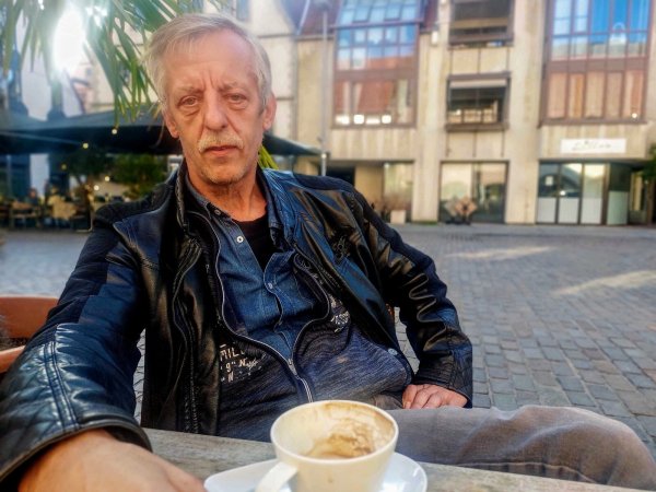 Witwer Armin Dietrich ist froh, dass seine Frau nach fünf Jahren endlich recht bekommen hat. "Ihr ging es nur um Gerechtigkeit", sagt er. Erlebt hat sie den Ausgang nicht mehr - © Janet König