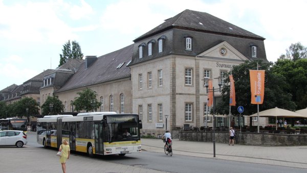 Rat und Ausschüsse kommen in Detmold unter anderem in der Stadthalle zusammen. Mit dem neuen Verhaltenskodex soll es dabei dann noch gesitteter zugehen. - © Archivfoto: Jana Beckmann