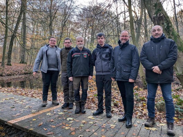 Freuen sich über den Erfolg des Friedwalds: Adrian Sorhage, Jeremias Bauerrichter, Frank Homuth, Maximilian Kran, Jörg Düning-Gast, Detlev Dohm. - © Landesverband Lippe