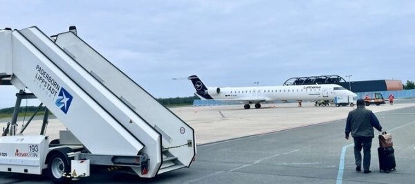 Die Lufthansa-Flüge von Paderborn/Lippstadt nach München werden von einem 90-sitzigen Jet durchgeführt. - © Jens Reddeker