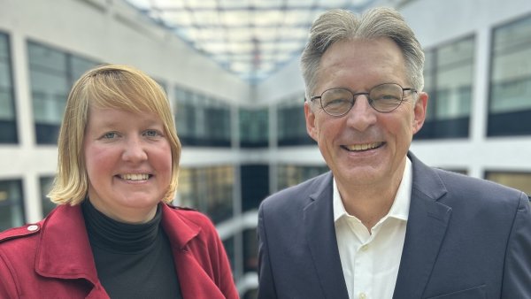 Wiebke Esdar aus Bielefeld führt die NRW-Landesgruppe in der SPD-Bundestagsfraktion. Achim Post aus Minden ist Vize-Parteichef und Chef der NRW-SPD. - © Wiebke Esdar