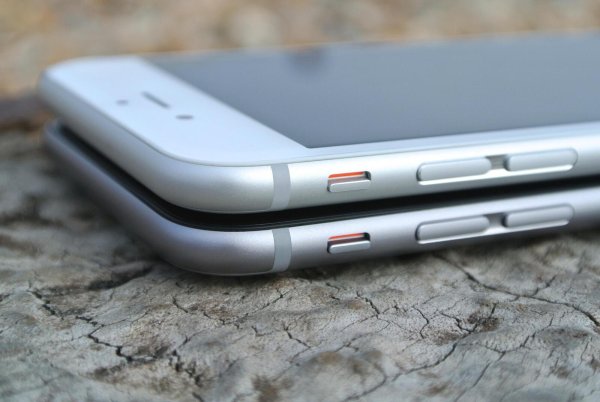 Einbrecher haben in einem Supermarkt eine Vitrine aufgebrochen und zahlreiche Mobiltelefone mitgehen lassen. Die Polizei sucht Zeugen. - © Symbolbild Pixabay