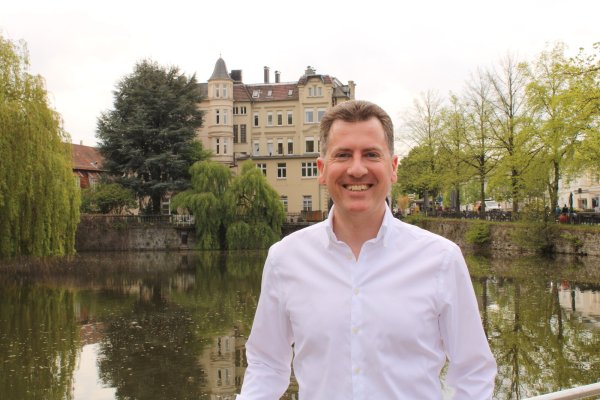 Für Elmar Thyzel ist Bildung ein wichtiges Thema. Zusammen mit der FDP möchte er Chancengleichheit für alle Schüler herstellen. - © Philipp Kersten