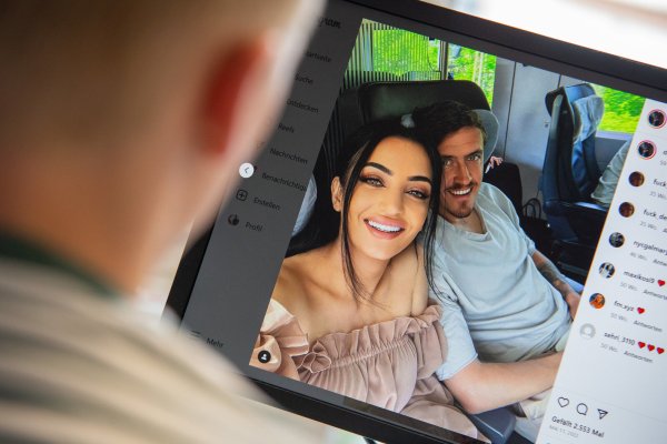 Von den sozialen Netzen ins Reality-TV: Dilara Kruse, Ehefrau von Fußballer Max Kruse, ist bei der diesjährigen Staffel "Promi Big Brother" dabei. - © Niklas Tüns