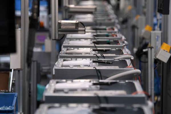 In der Elektro- und Metallbranche ist die Situation extrem angespannt. - © Ralf Hirschberger/dpa-Zentralbild/dpa