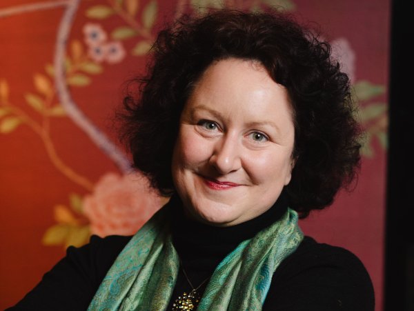 Dr. Mareike Menne weiß, wie man KI beim Schreiben sinnvoll einsetzt. - © Mareike Menne
