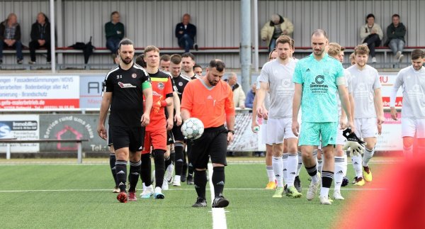 Auch in der neuen Saison gibt es für die beiden Bezirksligisten Blomberger SV (links) und TuS Lipperreihe ein Wiedersehen in der Staffel 3. - © Oliver König