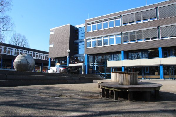 Das Stadtgymnasium wird zum Schuljahr 2023/24 zentrale Anlaufstelle für Lippe - für alle, die die EF wiederholen müssen oder mit dem Q-Vermerk von der Realschule auf das Gymnasium wechseln. - © Jana Beckmann