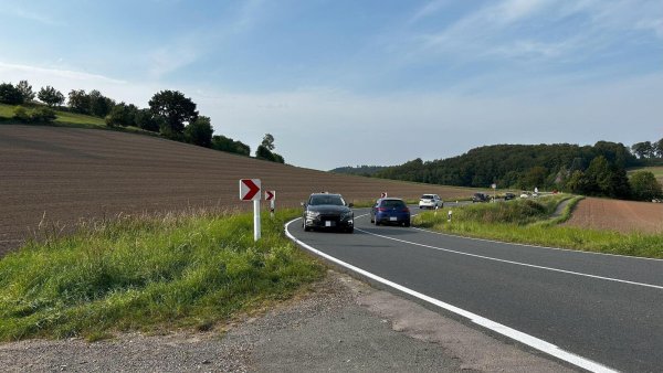 In dieser Kurve an der B 238 im Bereich "Elend" passieren regelmäßig Unfälle. - © Tamina-Shirin Marten