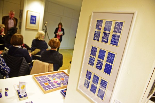 Im Haus Bachrach ist die Ausstellung "mit Blau" eröffnet worden. - © Nicole Ellerbrake