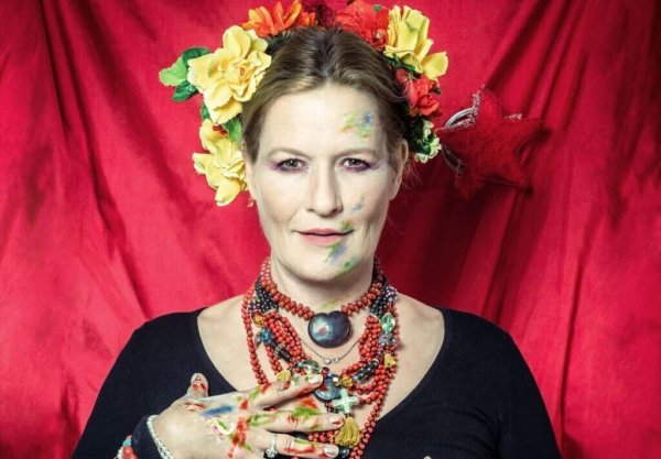 Schauspielerin Suzanne von Borsody geht dem Mythos Frida Kahlo auf die Spur. - © Bildrechte: Gemeinde Kalletal