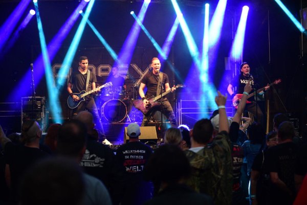 Die Gruppe "Ampex" bringt eigene, deutschsprachige Lieder zu Gehör. - © Nicole Ellerbrake