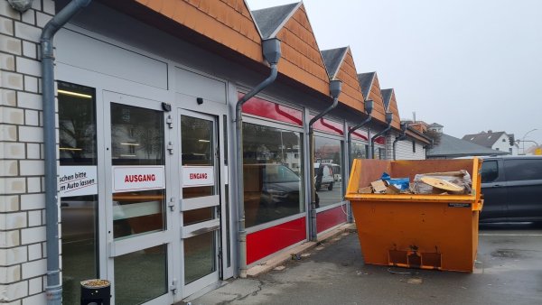 Die ehemaligen Magowsky-Filialen, wie hier in Blomberg, werden derzeit umgebaut und an das Konzept von Centershop angepasst. - © Marianne Schwarzer