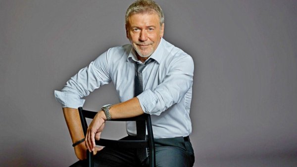 Arno Strobel lebt in der Nähe von Trier. Eigentlich ist er IT-Spezialist und arbeitete für eine Bank in Luxemburg. Der Schriftstellerei wendet er sich als über 40-Jähriger zu. - © Gaby Gerster