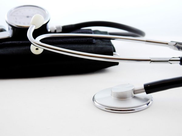 Ein Mediziner in Vechta könnte bis zu 200 Patienten angesteckt haben. - © Symbolbild: Pixabay