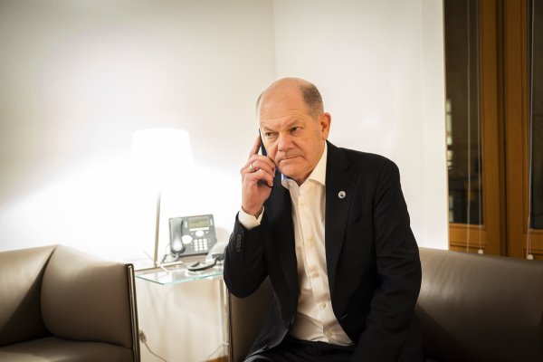 Sollte Trump bei der Stange bleiben, dürften die Bemühungen von Scholz einen wichtigen Beitrag geleistet haben. - © Steffen Kugler/Bundesregierung/d