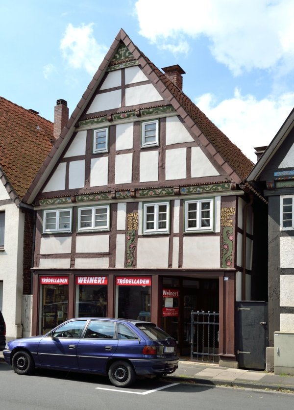 Im leer stehenden Fachwerkhaus Nordstraße 29 kann sich die Arbeitsgruppe "Jugend will was!" des Bürgerdialogs einen Treff für deutsche und türkische Jugendliche und junge Menschen vorstellen. - © Wikimedia/Tsungam