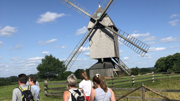 Wie sich Heimat über Jahrzehnte hinweg verändert, wird auch im Detmolder Freilichtmuseum sichtbar - ein Anziehungspunkt in Lippe. - © Archiv: Silke Buhrmester