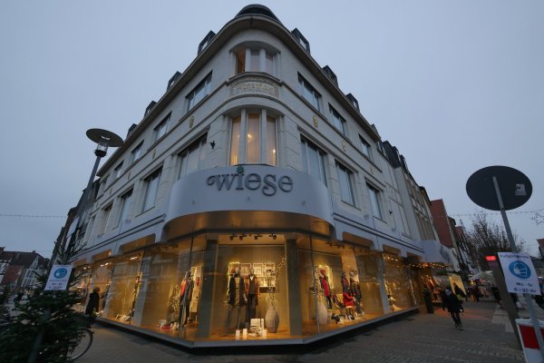 Das Modehaus Wiese hofft, dass es nach der Insolvenz des Mutterkonzerns trotzdem weiter geht.  - © Jost Wolf