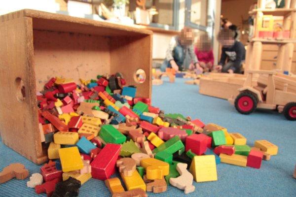 Maximal fünf Kinder durften bis Donnerstag in einer Kitagruppe gleichzeitig betreut werden. Mit der schrittweisen Ausweitung steigt der Aufwand, geltende Abstands- und Hygieneregeln einzuhalten. - © Archivfoto: Till Brand