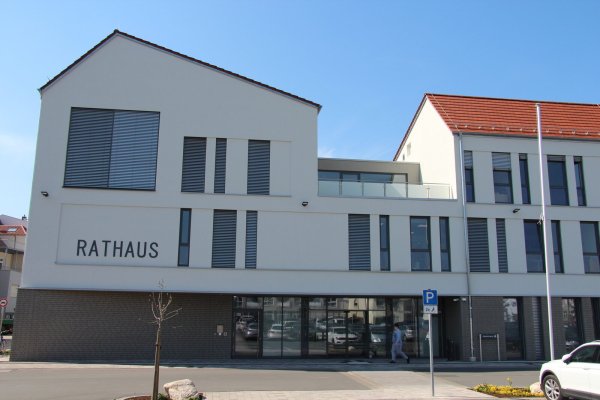Vor allem die Themen Stellenplan und Personalkosten im Vorfeld der Haushaltsverabschiedung für eine ausgiebige politische Diskussion. - © Archivfoto: Astrid Sewing
