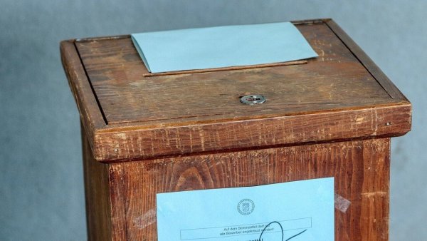 Viele Stimmen holt die AfD im Wahllokal, bei den Briefwählern sind es weniger. Bei dem Foto handelt es sich um ein Symbolbild. - © Pixabay