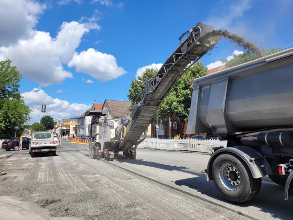Die Kreuzung Friedrich-Petri-Straße/Schötmarsche Straße wird für einige Wochen teilweise gesperrt, es gibt eine Einbahnstraßenregelung für den Verkehr. - © Astrid Sewing