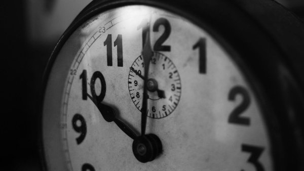 Sechs klingelnde Wecker werden Klaus F. zum Verdruss. Für den Lagenser geht es 1963 erneut ins Zuchthaus. - © Symbolbild: Pixabay