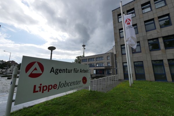 Die Arbeitsagentur Detmold soll nach dem Willen der Bundesagentur künftig zu Paderborn gehören. - © Jost Wolf