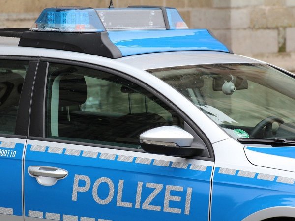 Die Polizei sucht Einbrecher. - © dpa