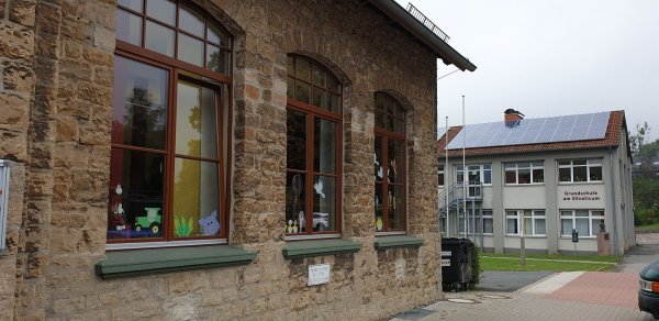 Der Grundschule Bad Meinberg fehlen nach der Schließung des Teilstandorts Belle zahlreiche Räume. Die SPD möchte für die weiteren Planungen des Schulstandortes 100.000 Euro bereit stellen. - © Jost Wolf