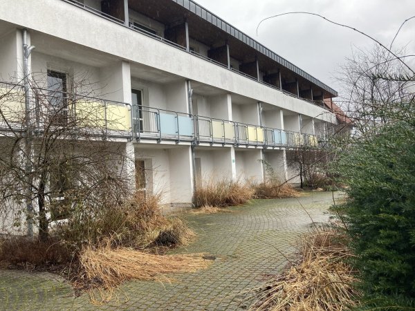 Die Klink Schanzenberg steht derzeit noch leer, soll jedoch nach Modernisierungsarbeiten im Sommer wieder ein Therapiezentrum werden. - © Cordula Gröne