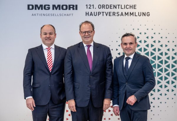 Alle innerhalb von zehn Monaten abgelöst: Noch im Mai 2023 waren Finanzvorstand Björn Biermann (v.l.), Vorstandschef Christian Thönes und Produktionsvorstand Michael Horn gemeinsam bei der Hauptversammlung der DMG Mori AG in der Bielefelder Stadthalle aufgetreten. Jetzt sind alle weg. - © Thomas F. Starke/DMG MORI