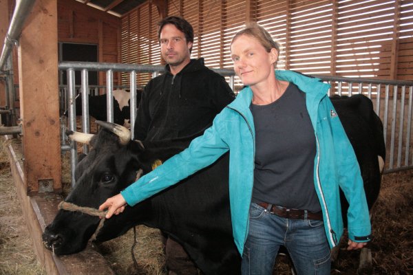 Anna und Raphael Mexner haben den Berghof gepachtet. - © Sylvia Frevert