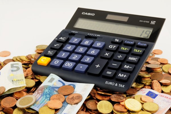 Auch in Lage spitzt sich die Finanzsituation dramatisch zu. Der Haushalt muss mit spitzem Stift, beziehungsweise gutem Rechner, überprüft werden. Es müssen Prioritäten gesetzt werden. - © Symbolbild: Pixabay