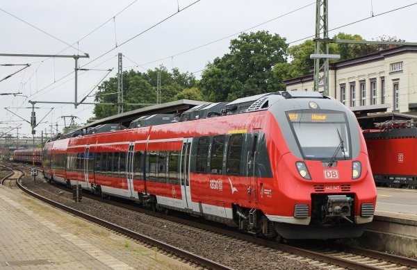 Züge der Deutschen Bahn sollen künftig wieder in Lippe unterwegs sein - zumindest bis Jahresende. - © Symbolbild: Pixabay