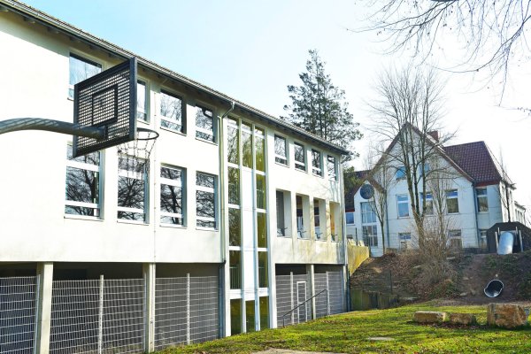 Die OGS in Barntrup zieht in die Grundschule. Dafür wird das Gebäude ausgebaut. - © Nicole Ellerbrake