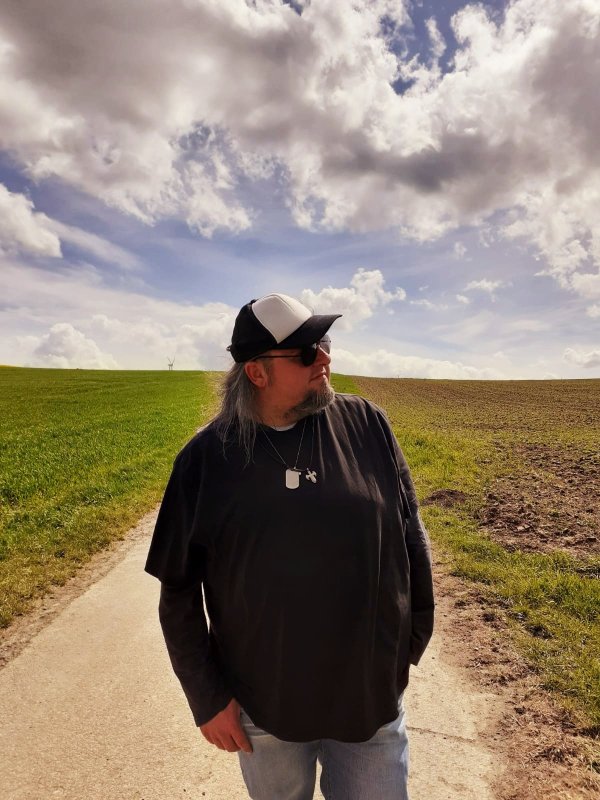 Nörbert Görder ist als Burnaventura nach zehn Jahren wieder am Start. Sein neues Album heißt "Freakzzz". - © Kuul Monkey