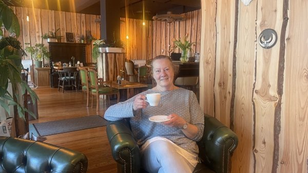 Die Entscheidung fiel ihr nicht leicht, doch jetzt ist es sicher: Christiane Amerkamp wird ihr Café Ende Januar schließen und auch Schwalenberg in absehbarer Zeit den Rücken kehren. - © Silke Buhrmester