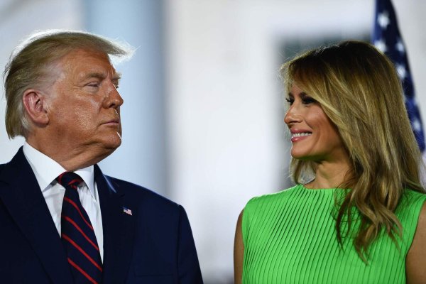 Ex-Präsident Donald Trump ist kaum noch öffentlich mit seiner Frau Melania zu sehen - wie hier im August 2020. - © AFP or licensors